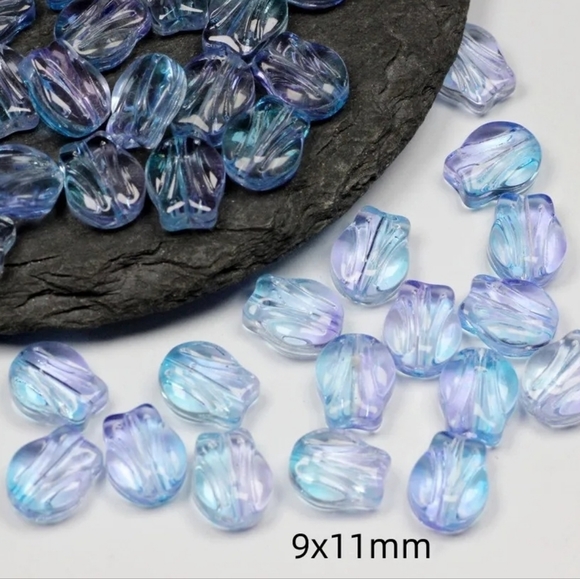 Choice of red, pink, or blue handcrafted tulip lampwork glass bead earrings. 🌷 - Picture 8 of 8